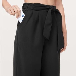 Lululemon Noir Crop Black Size 10